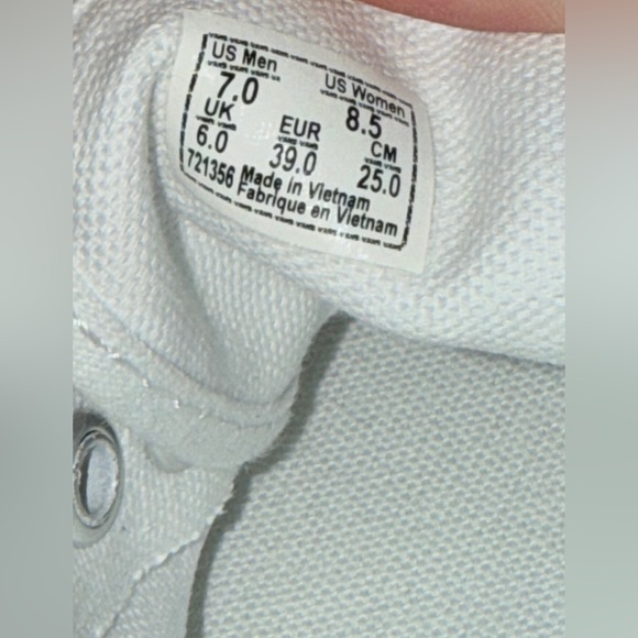 Vans Classic White Canvas Shoes - Picture 5 of 6